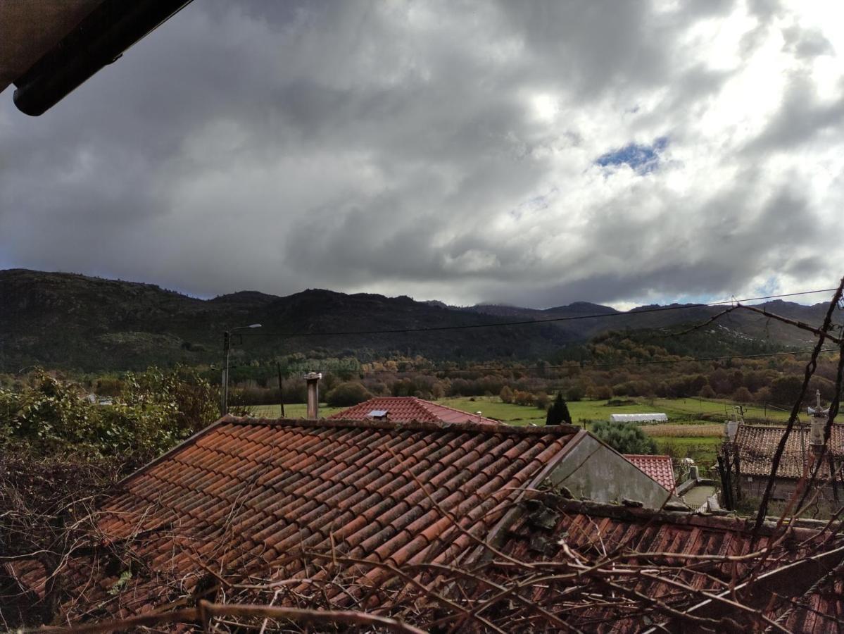 Casa Da Ramada Villa คัมโปดูเชเรส ภายนอก รูปภาพ